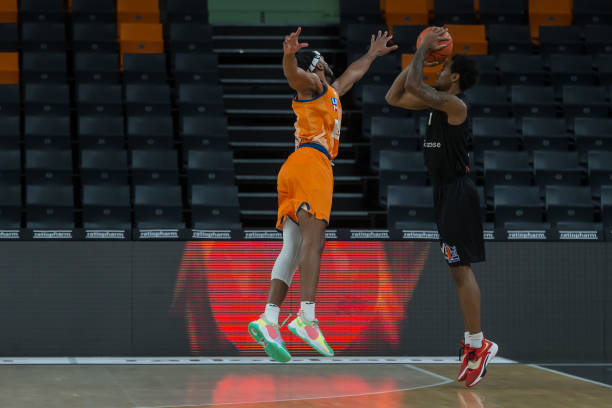 长河中熠熠 长河中熠熠